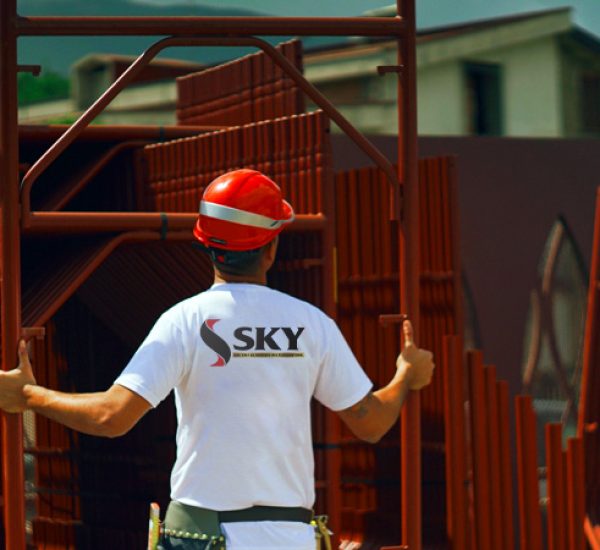 operaio-montaggio-ponteggi